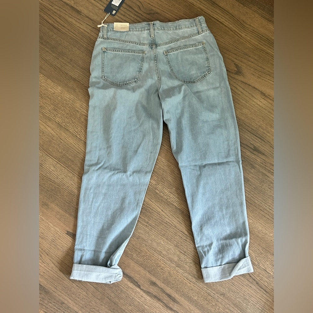 Universal Threads Light Washed Jeans - Picture 2 of 2